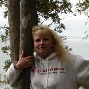 Meet your Posher, Mona